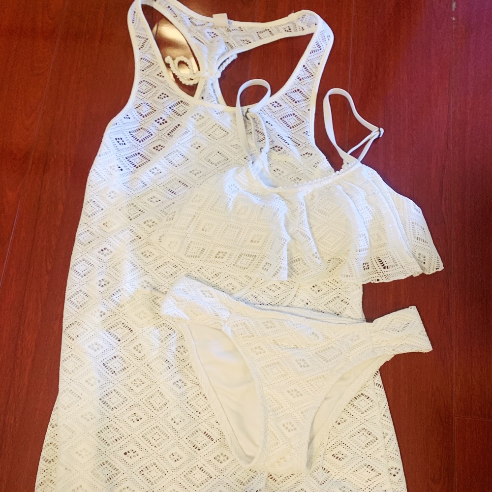 cute white ROXY bikini with matching coverup dress